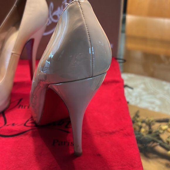 Christian Louboutin size 39 or 8-1/2 node patent calf heels - Picture 5 of 16
